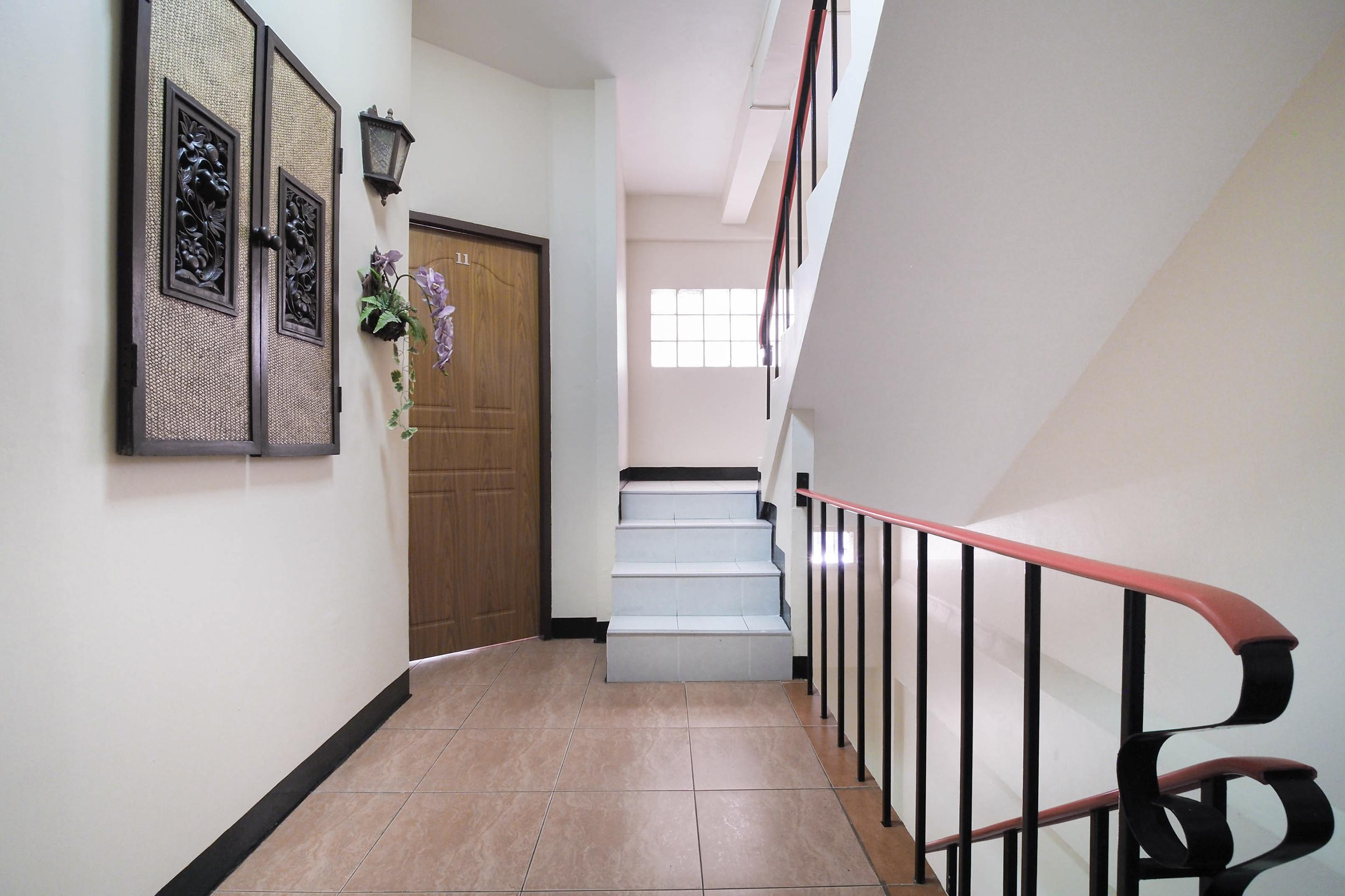 Oyo 963 Sunshine Guesthouse Pattaya Exterior photo