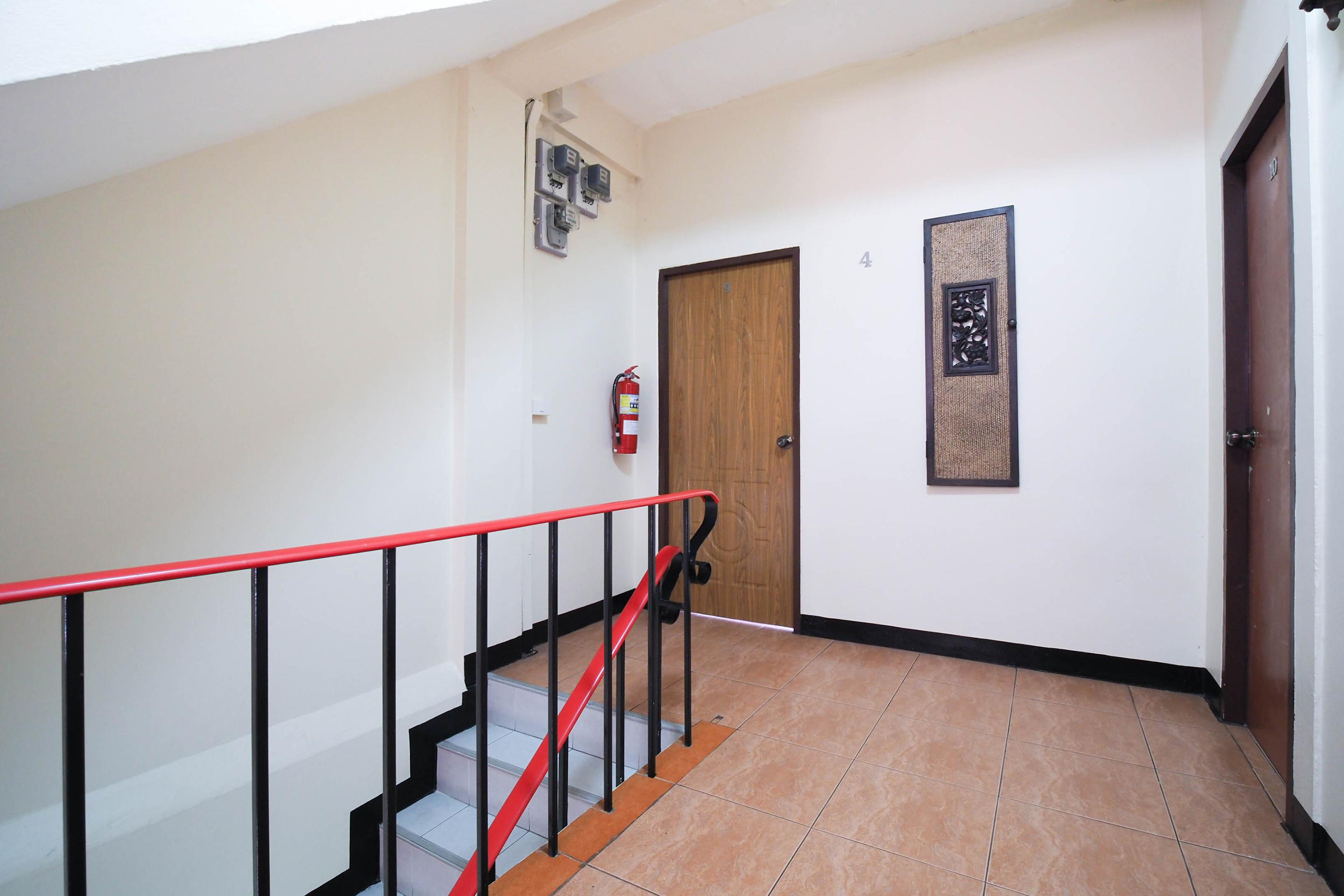 Oyo 963 Sunshine Guesthouse Pattaya Exterior photo