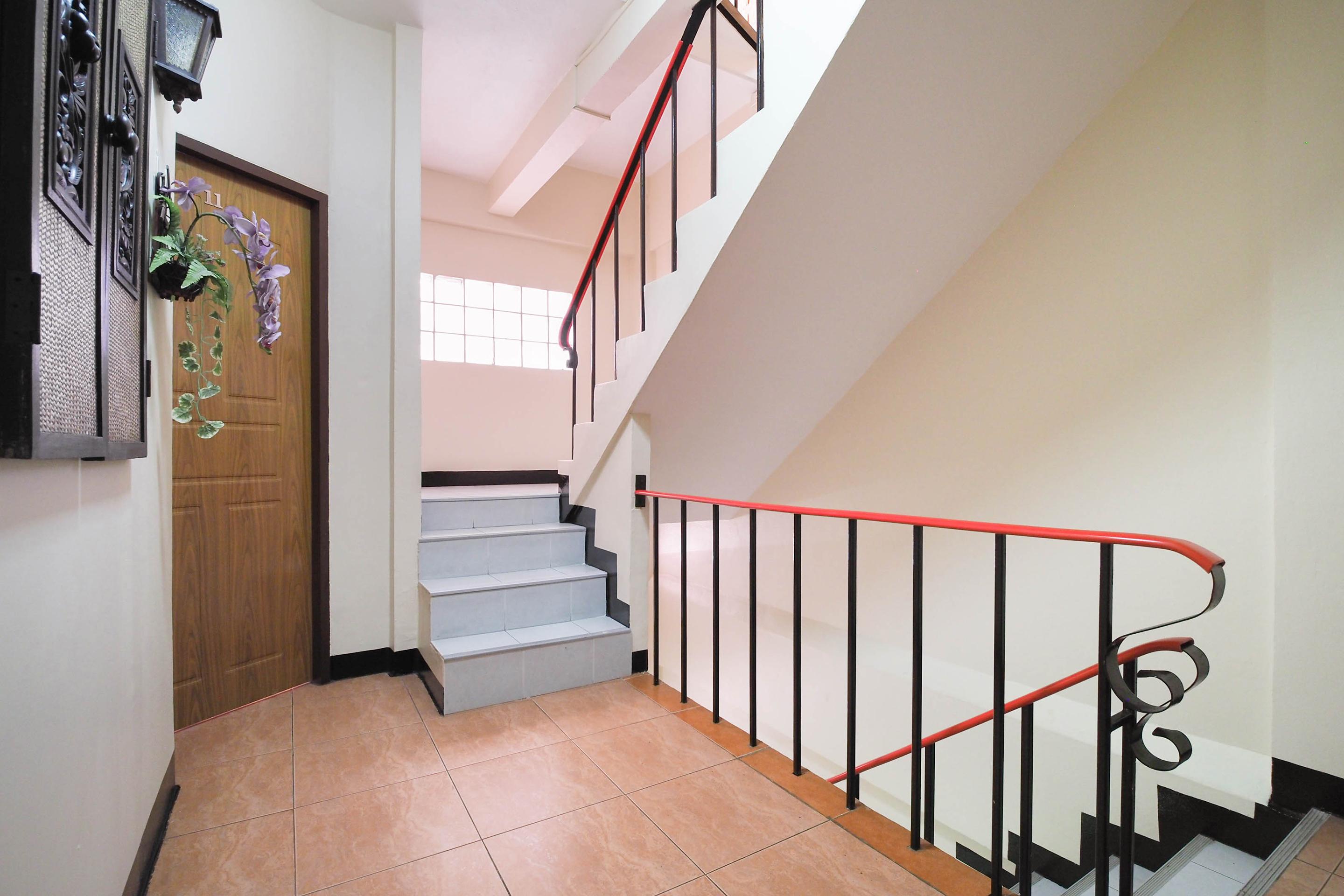Oyo 963 Sunshine Guesthouse Pattaya Exterior photo