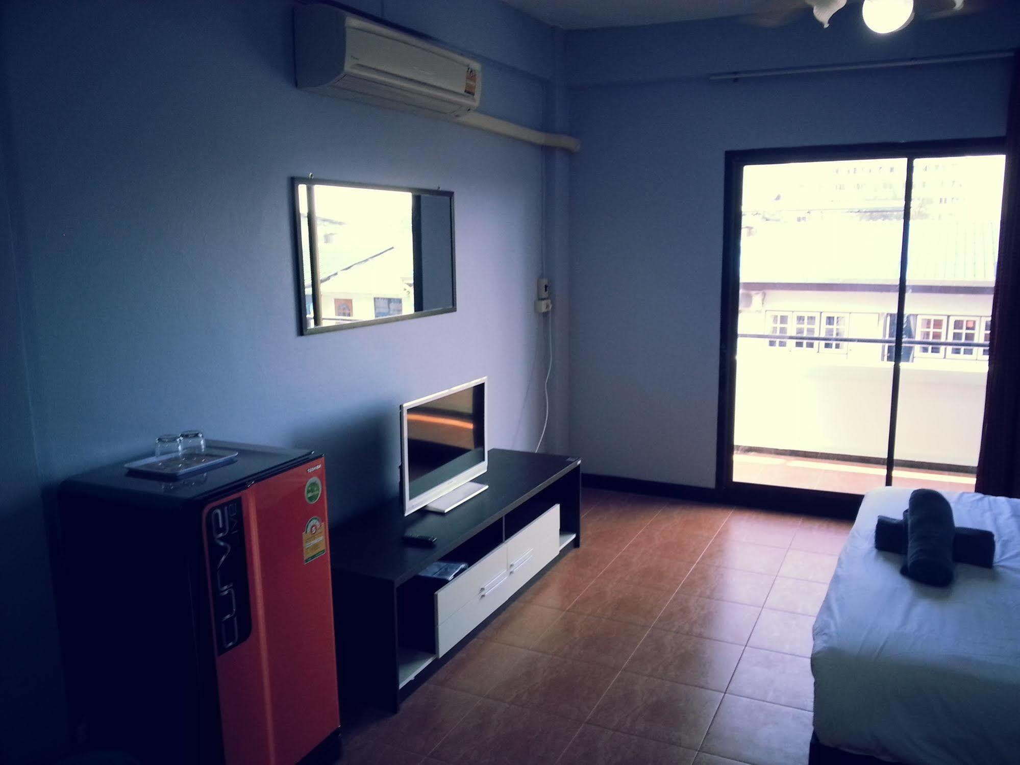 Oyo 963 Sunshine Guesthouse Pattaya Exterior photo