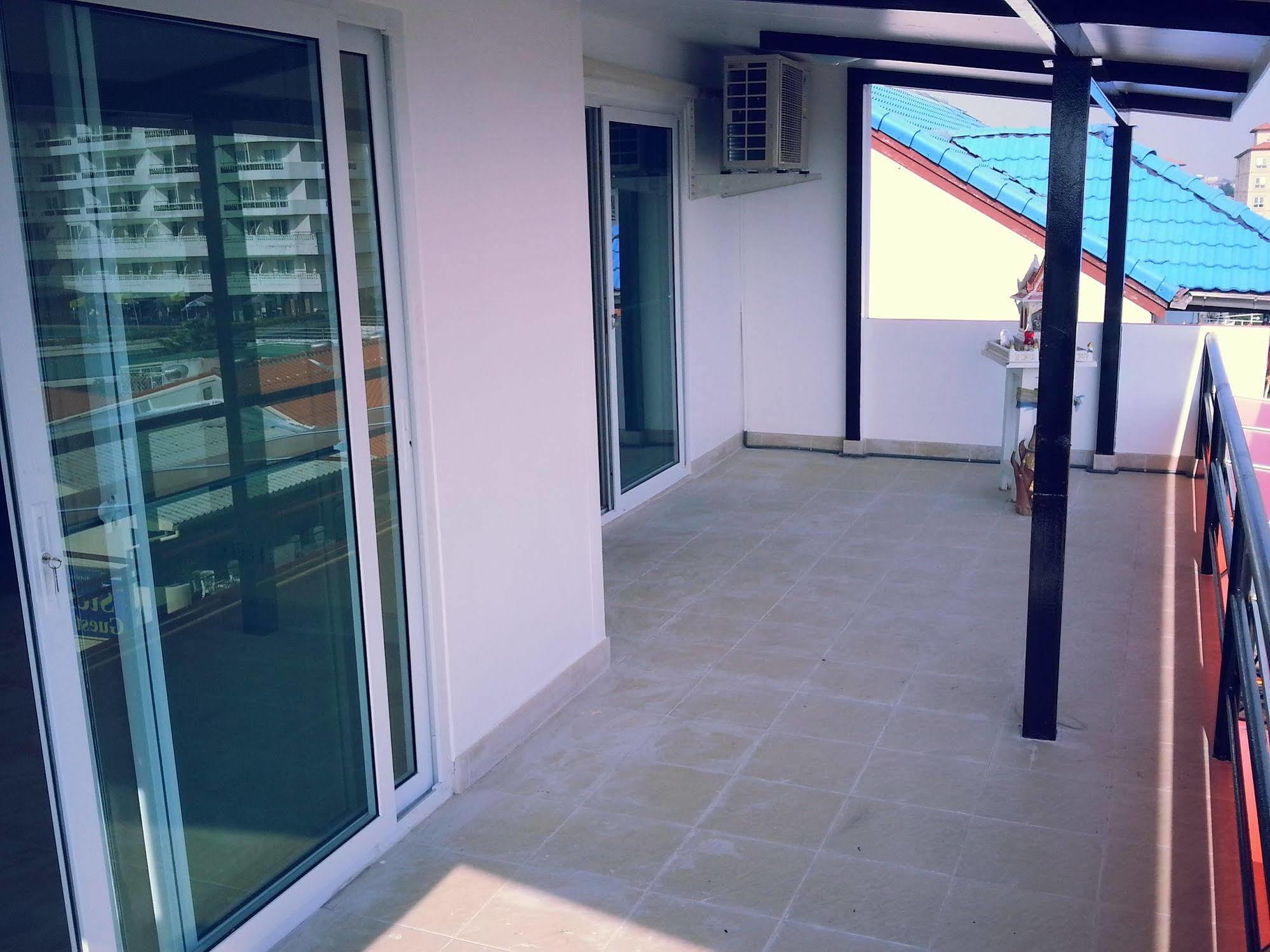 Oyo 963 Sunshine Guesthouse Pattaya Exterior photo